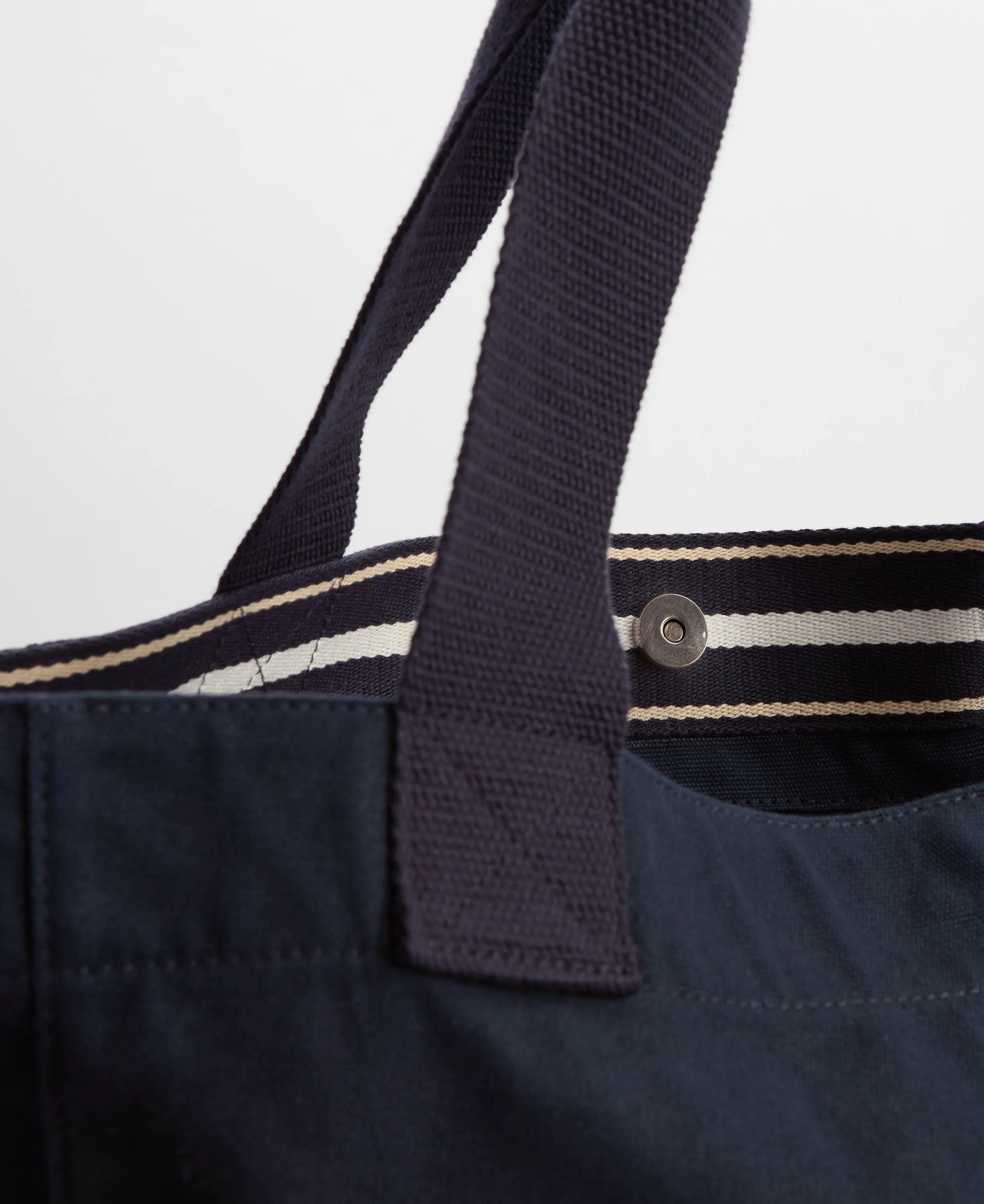 BARBOUR Logo Holiday Tote Bag