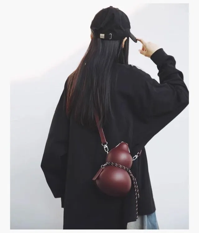 Black style wine gourd bag, single shoulder, ins trendy, backpack, crossbody bag，sports travel, suitable for cosplay
