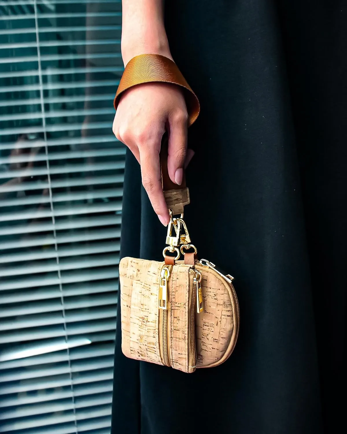 boshiho Vegan Cork Wallet, Women’s Purse Slim Zipper Design with Card Holder Coin Pocket Purse Eco-friendly Vegan Gift