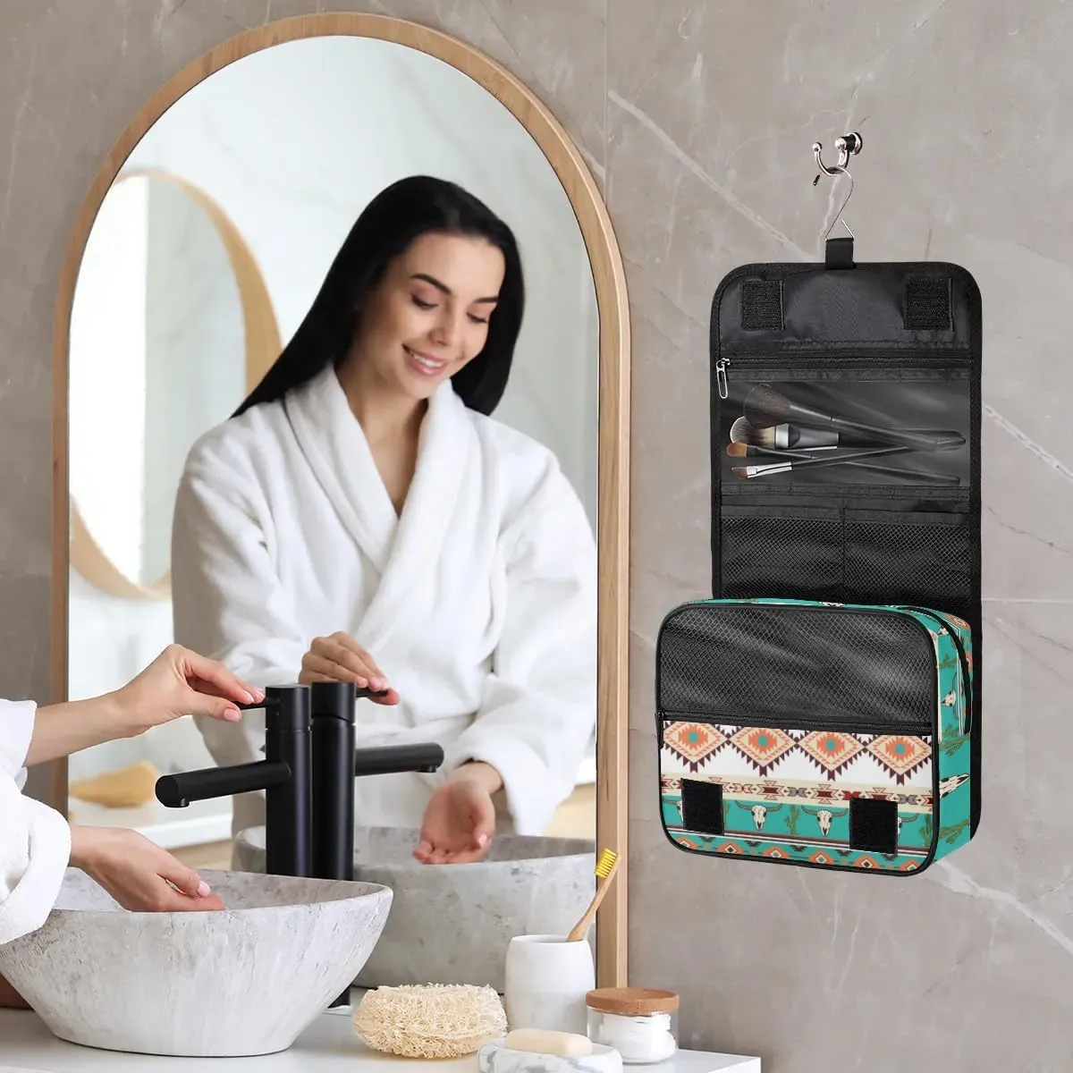 Hanging Toiletry Bag for Women And Men, Ethnic Aztec Navajo Travel Cosmetic Makeup Bag Travel Organizer, Bull Skull Cactus Waterproof Toiletry Bag for Accessories, Essentials