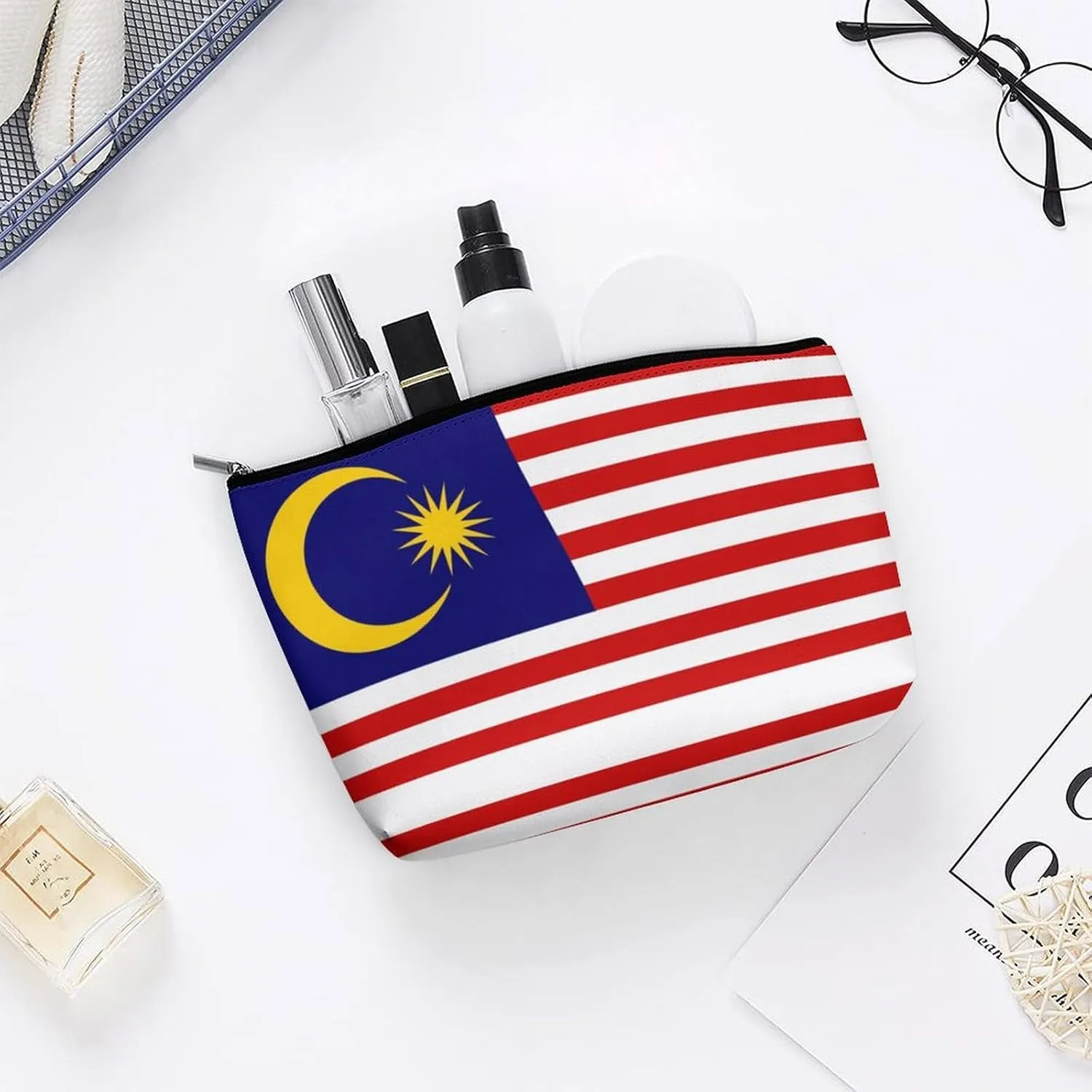 Malaysia Flag Compact Cosmetic Bag Lightweight Travel Makeup Pouch Waterproof Toiletry Organizer